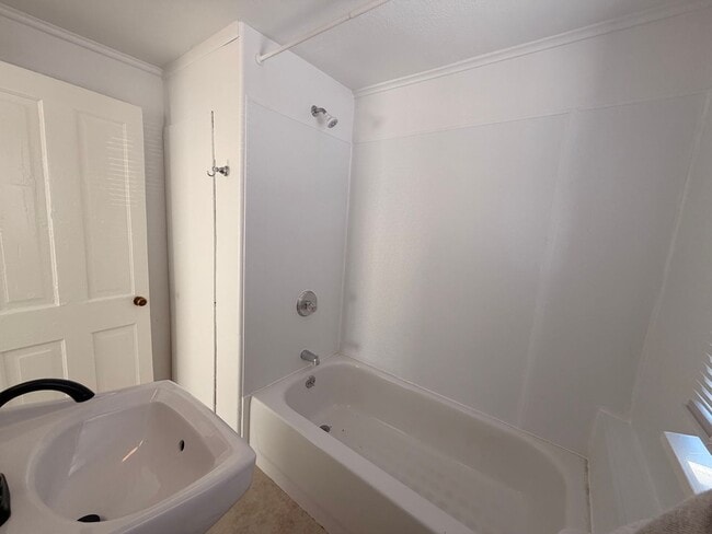 Building Photo - 700 N 5th St