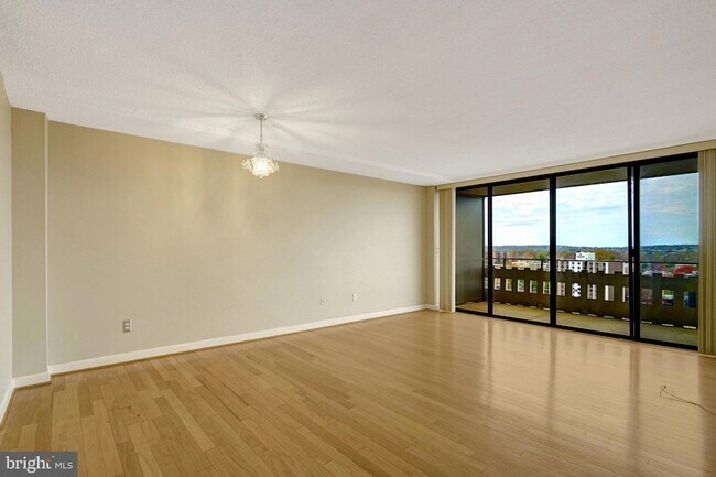 Building Photo - 6301 Stevenson Ave