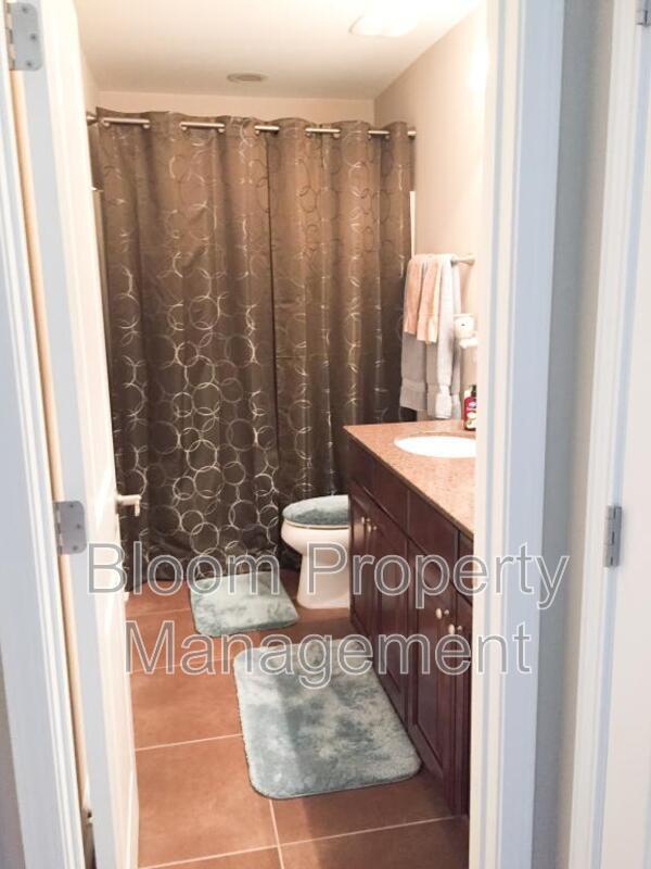 Building Photo - 5432 Kings River Dr