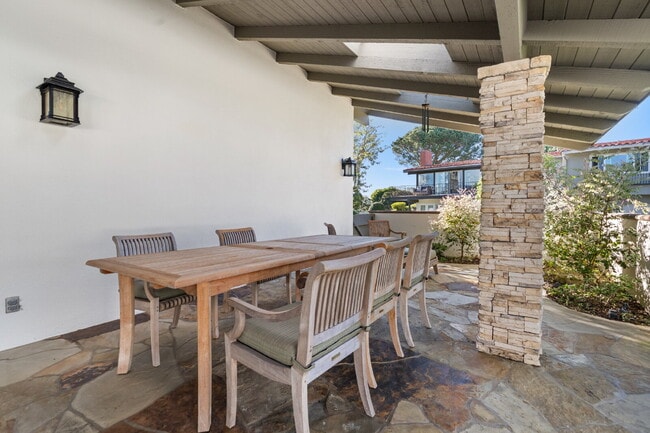 Building Photo - Gorgeous Fully Remodeled Home in The Bluffs Extra Large Patio