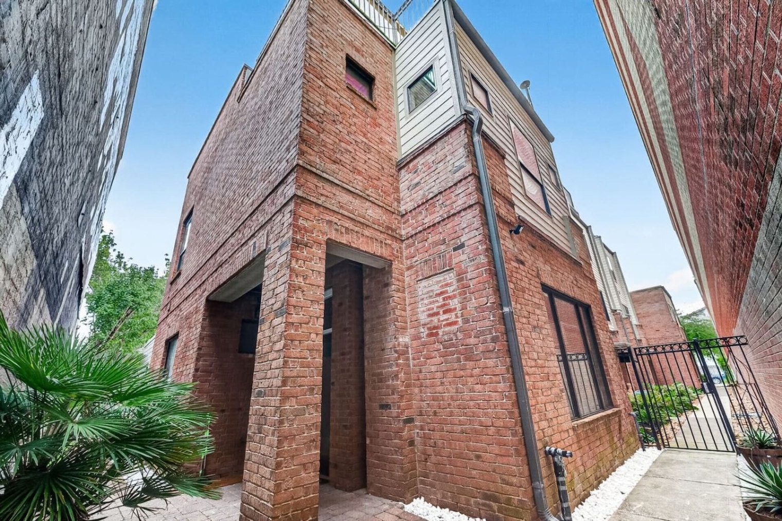 Building Photo - 2504 Rusk St
