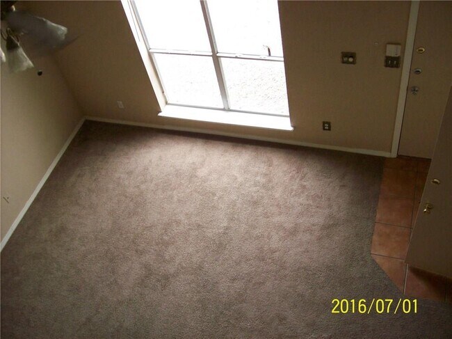 Building Photo - 11793 Corona Crest Ave