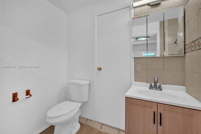 Building Photo - 5096 SW 28th Terrace