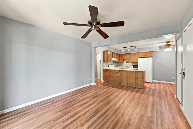 Building Photo - $1,340.95 - 1 Bed, 1 Bath Condo in Denver with In Unit Laundry!