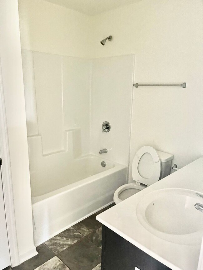 Building Photo - Available Now – Spacious 4BR Home on 1.5 Acres in Rural Hall!