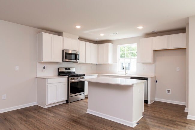 Building Photo - 717 McKissick Dr