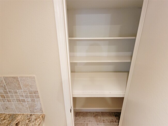 Building Photo - 700 Thicket Ln