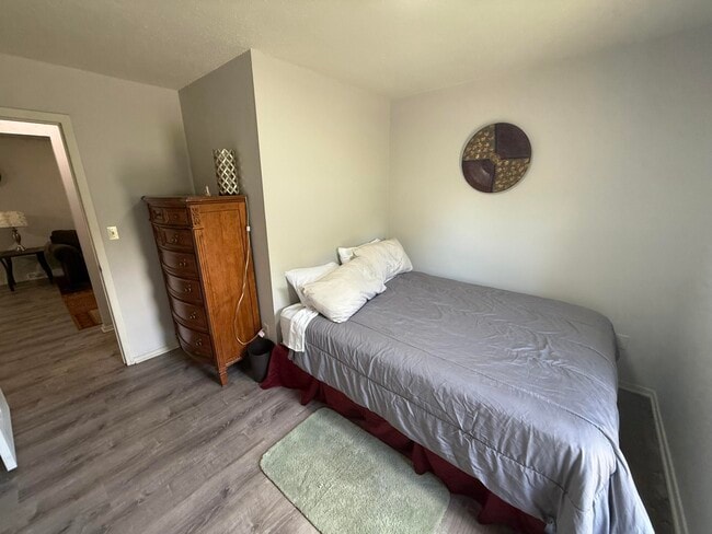 Building Photo - 207 Wheaton Ct