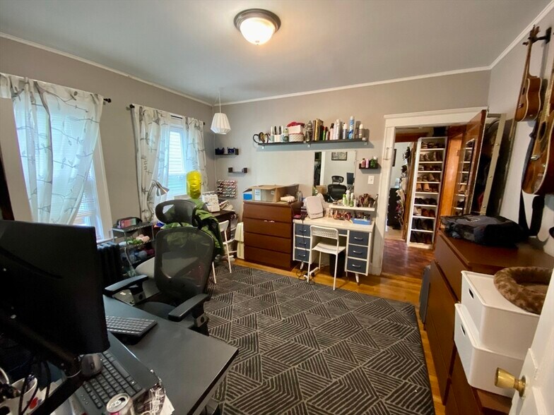 Building Photo - 12 Saint Peter St