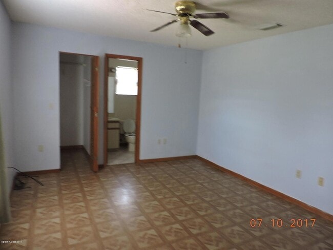 Building Photo - 272 High Rd NW