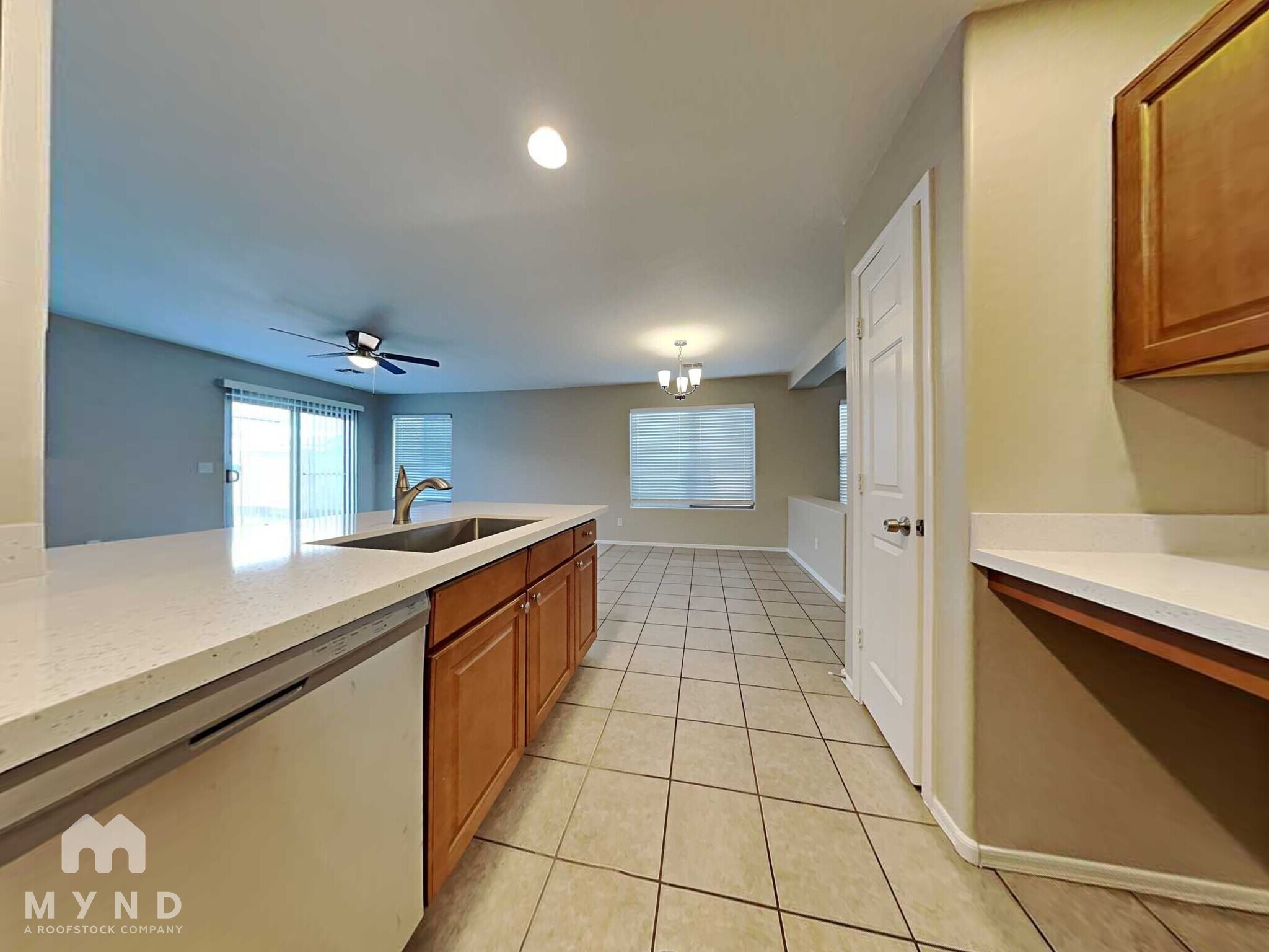 Building Photo - 3420 W St Anne Ave