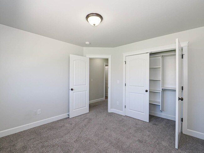 Building Photo - 1239 SilverCrest Dr