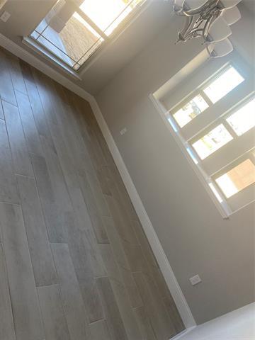 Building Photo - 1921 Emerald Vista Boulevard