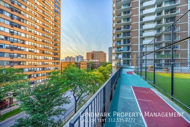 Building Photo - 6033 N Sheridan-Unit 35D