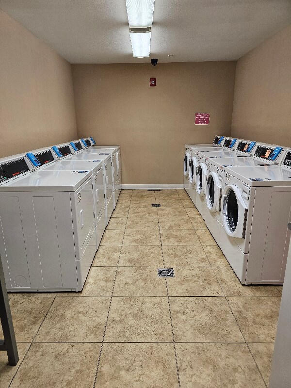 Building Photo - 2313 W 5th St