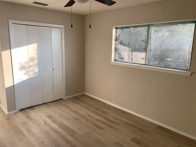 Building Photo - 1800 Wagon Gap Dr