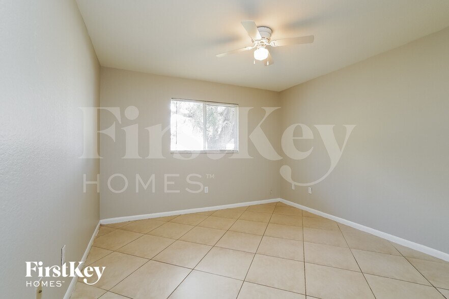 Building Photo - 8441 Bahamas Rd