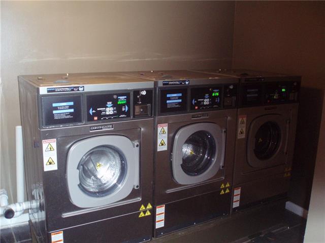 Building Photo - 500 Lake Marina Ave