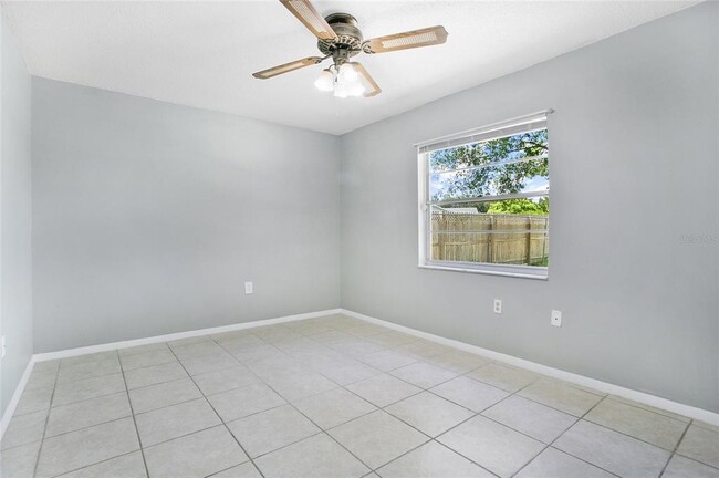 Building Photo - 405 Long Dr