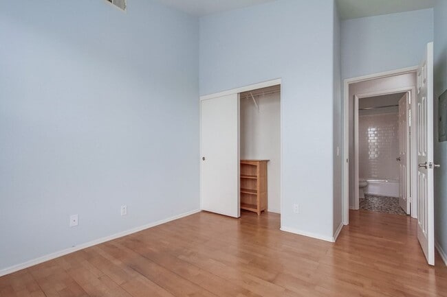 Building Photo - ***Available for move in on June 30, 2025*...