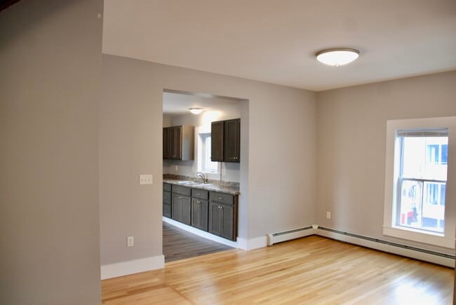 Building Photo - 34 Broadway