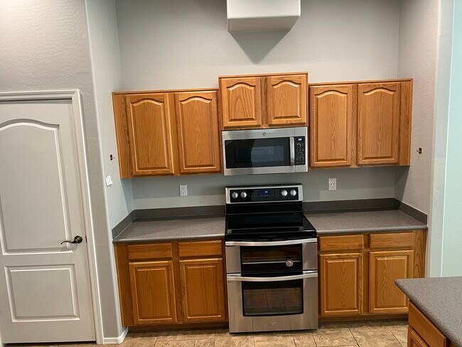 Building Photo - 25 S Quinn Cir