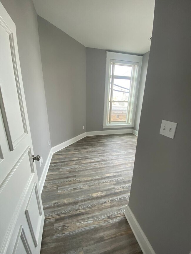 Building Photo - 2 Bedroom Rental in Emmaus!