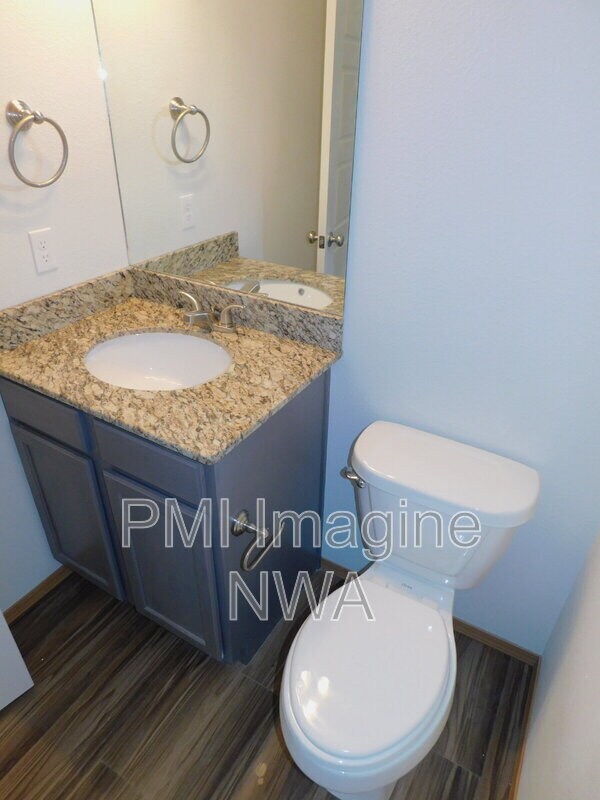 Building Photo - 265 S Rolling Woods Way