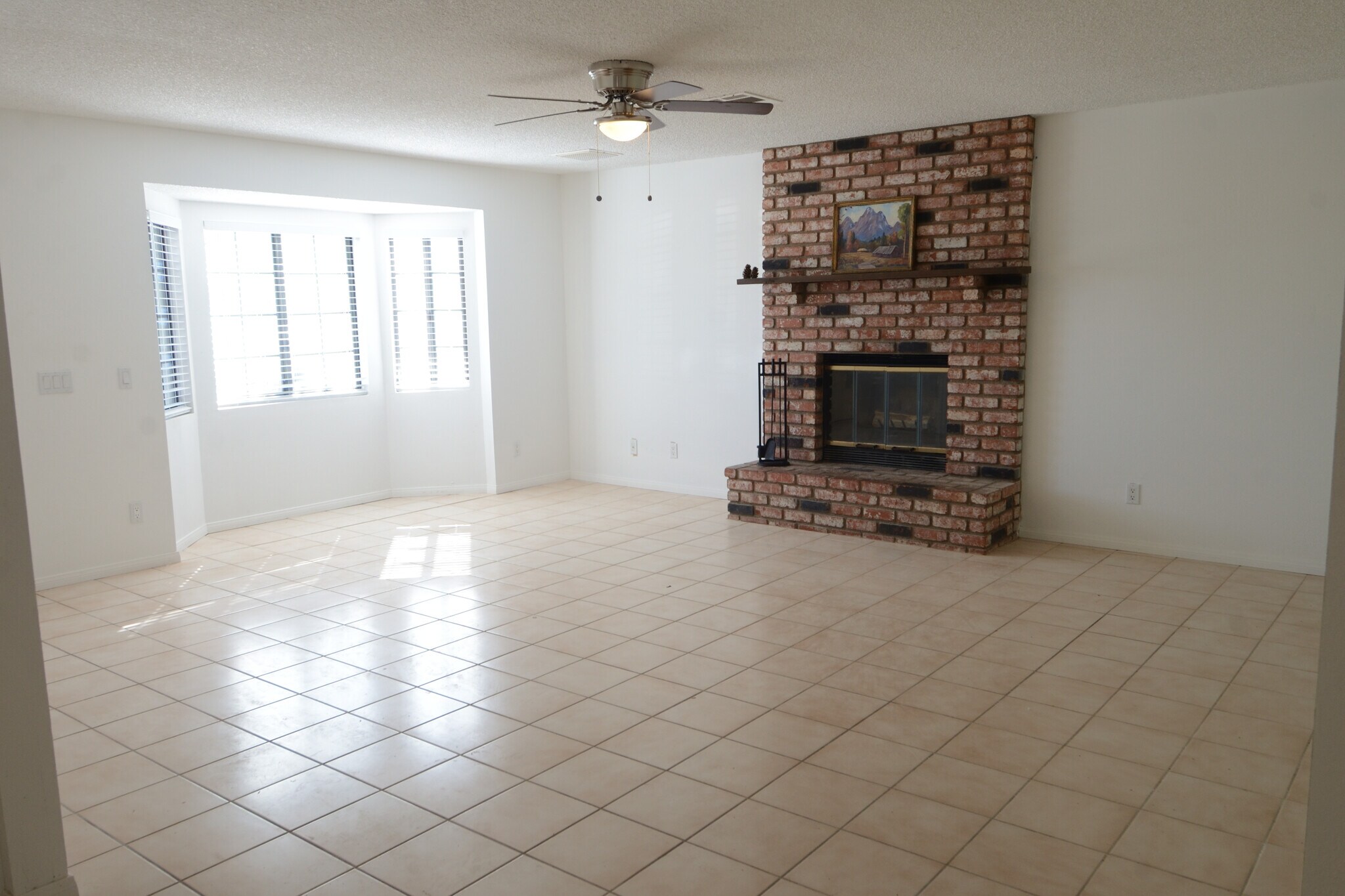 Building Photo - 5426 Mariposa Ave