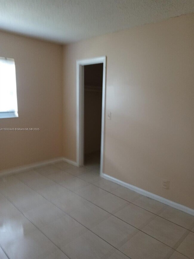 Building Photo - 4101 Riverside Dr