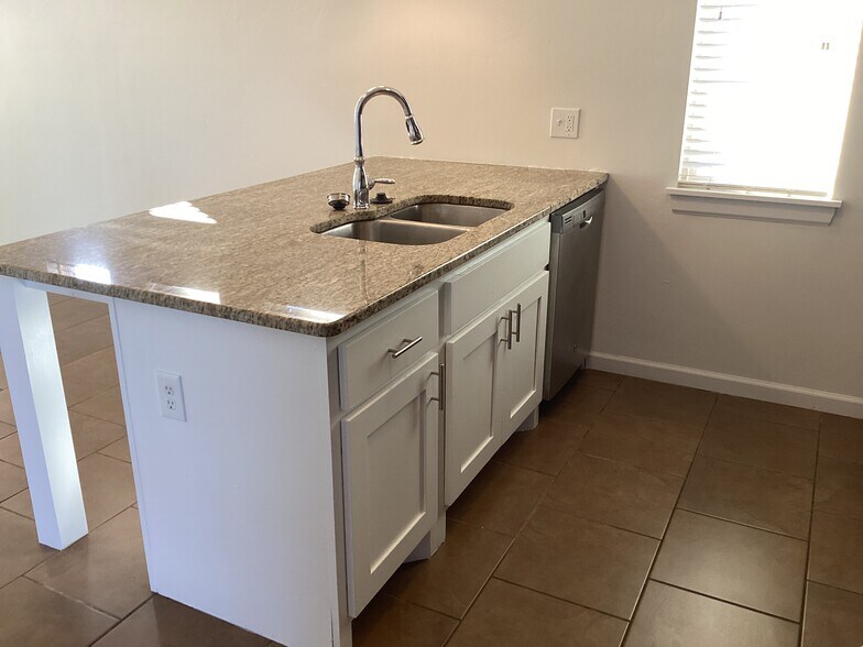 Building Photo - 11321 NW 102nd St