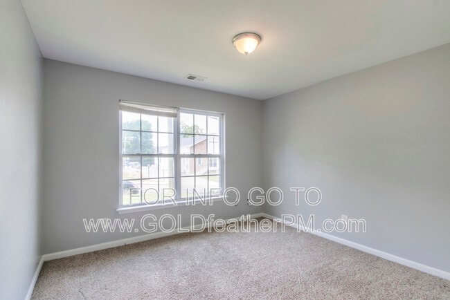 Building Photo - 2116 14th Ave N