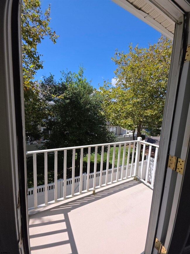 Building Photo - 2 Anchorage Ct