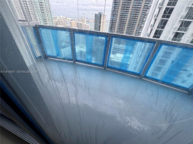 Building Photo - 1050 Brickell Ave