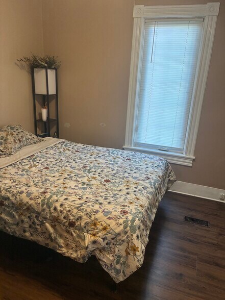 Building Photo - 712 N 2nd St