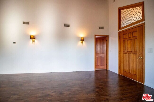 Building Photo - 11619 Lerdo Ave