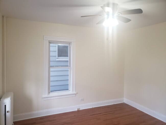 Living - 137 Central Ave