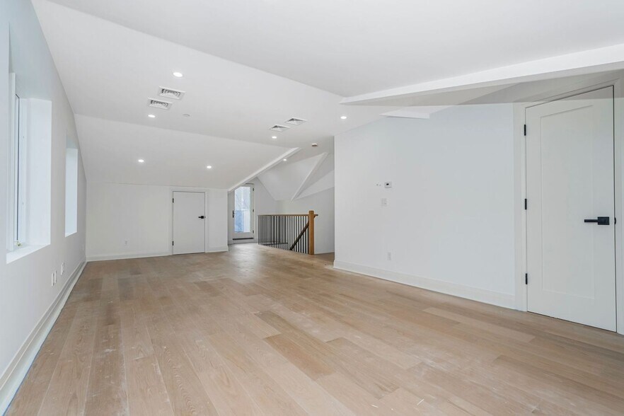 Building Photo - 421 78th St