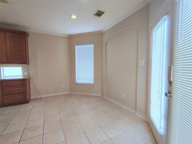 Building Photo - 5606 Grandwood Ln