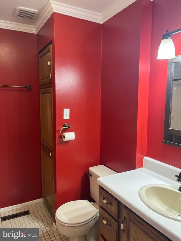 Building Photo - 3506 Mullin Ln