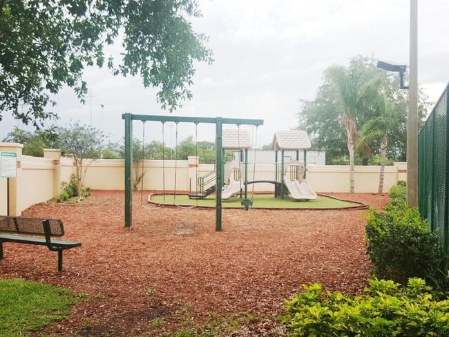 Building Photo - 7838 Sugar Bend Dr