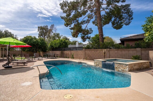 Building Photo - 14836 N Moon Valley Dr