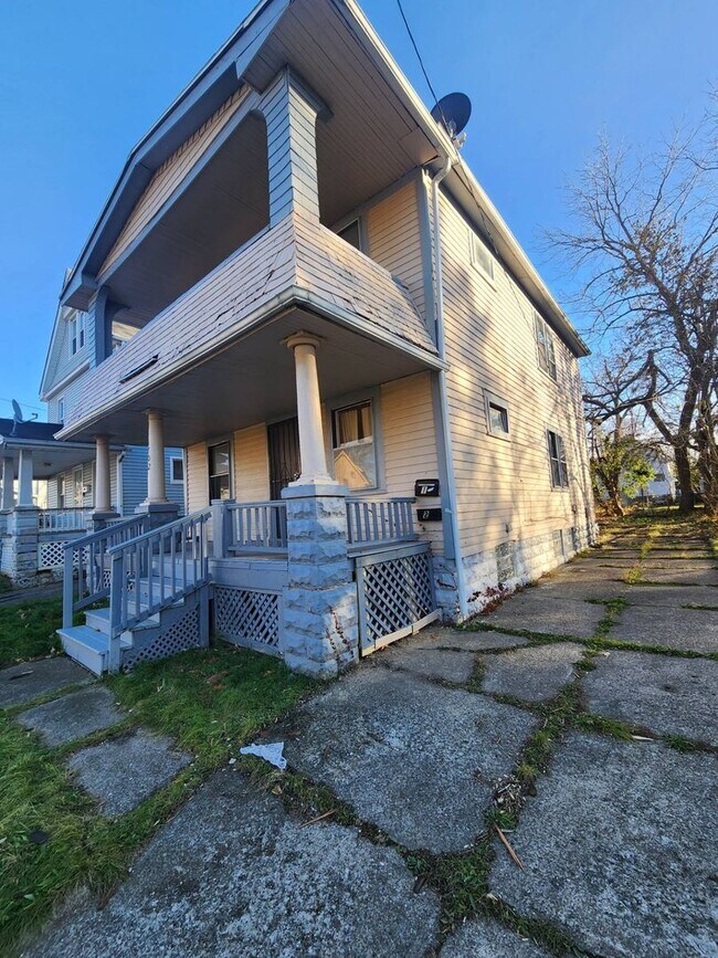 Building Photo - 11702 Honeydale Ave