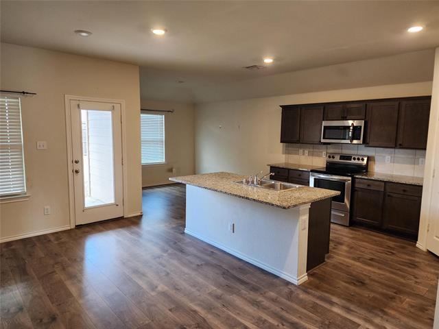 Building Photo - 503 Silo Cir