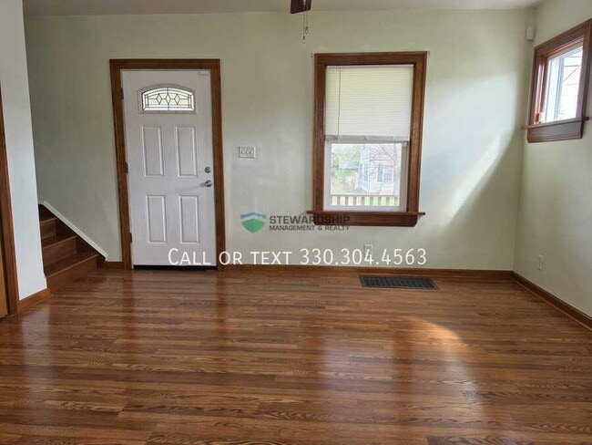 Building Photo - 1717 Bedford Ave SW