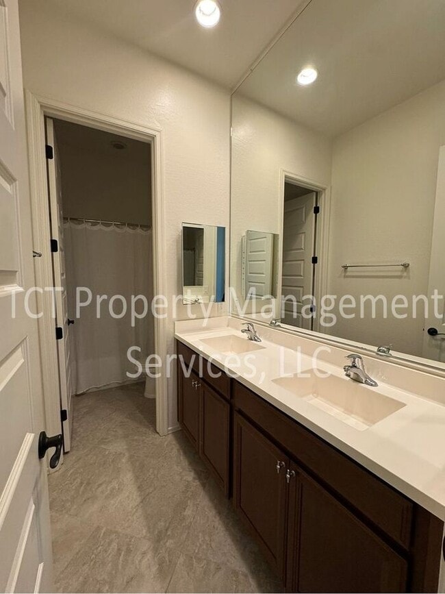 Building Photo - Beautifully Upgraded Home in Sedella Community