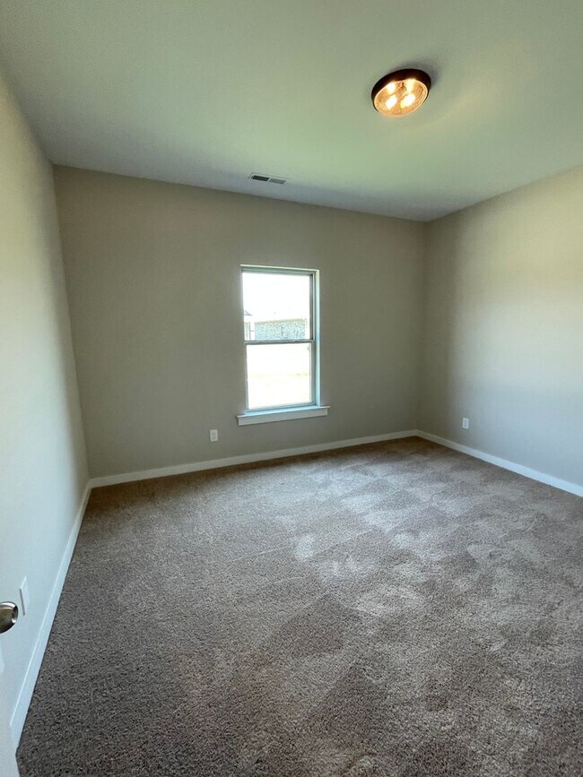 Building Photo - Home for Rent in Meridianville, AL!!! Avai...