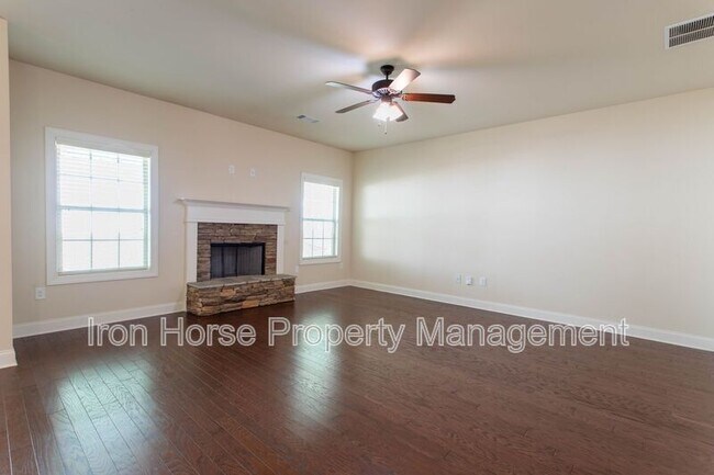 Building Photo - 232 Towns Walk Dr