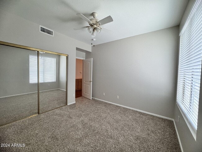 Building Photo - 1795 W Canary Way