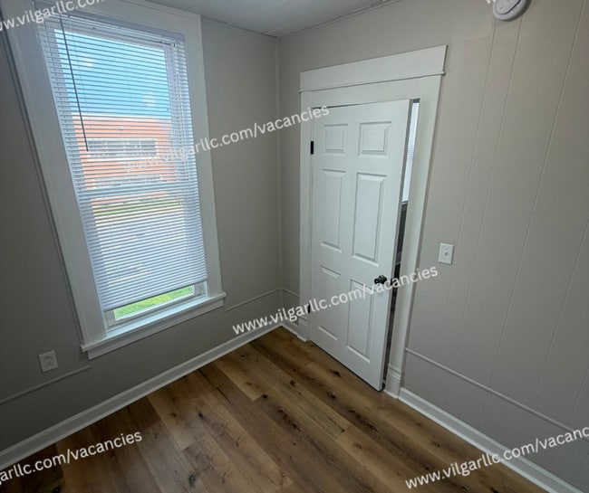 Building Photo - 4856 Magoun Ave